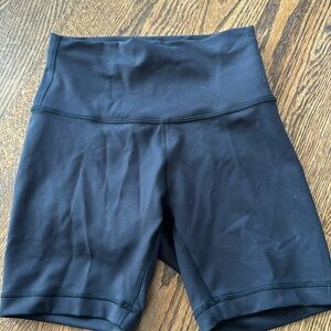 Lululemon size 4 bike shorts